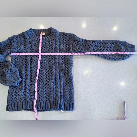 POL Chunky Open Weave Sweater
Gray Tone Zipper Fun Detail Sz Small Leather Tag - Picture 5 of 10